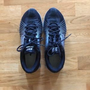 Nike Men’s 7.5 Black Shoes